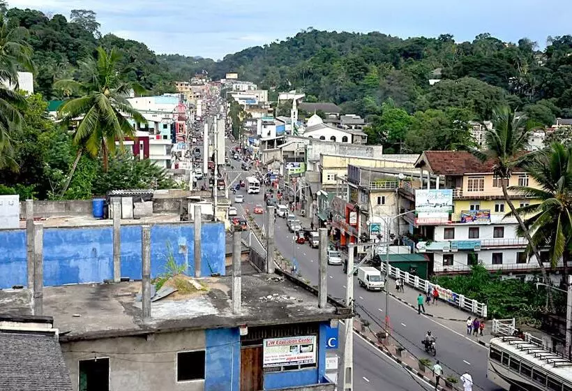 هتل Salika Inn