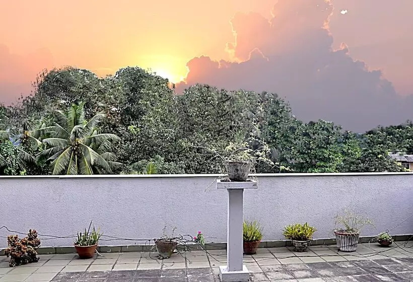 هتل Salika Inn