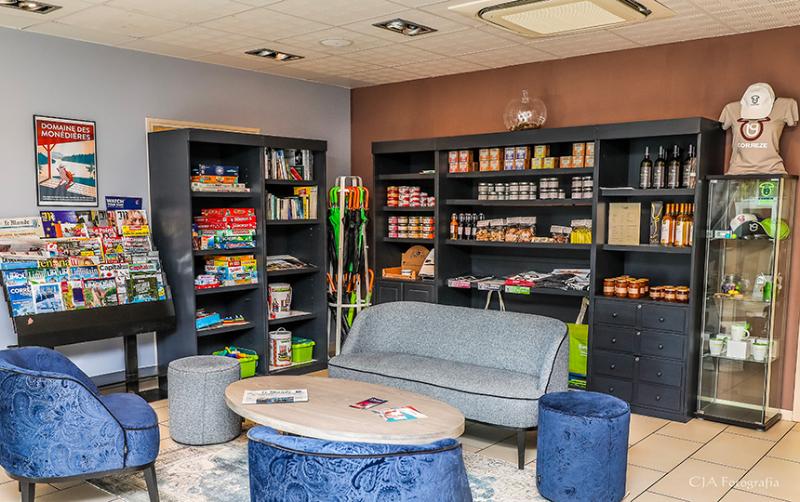 Отель Vacanceole Le Domaine Des Monedieres