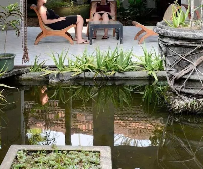 Hotel Warahena Walauwa