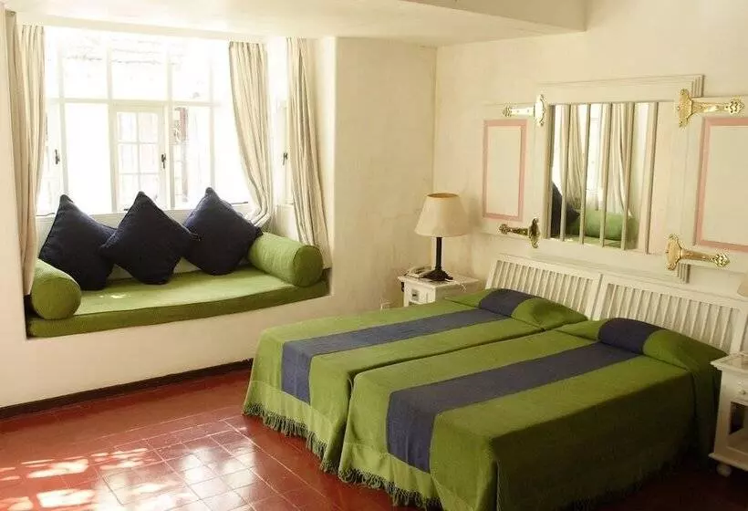 Hotel Warahena Walauwa