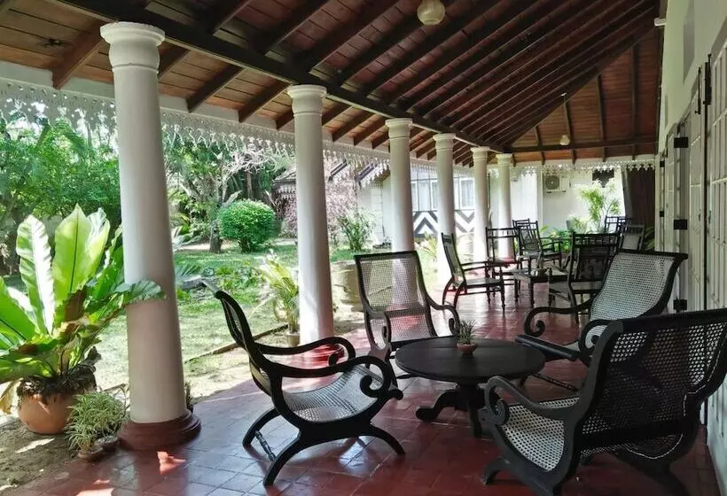 Hotel Warahena Walauwa