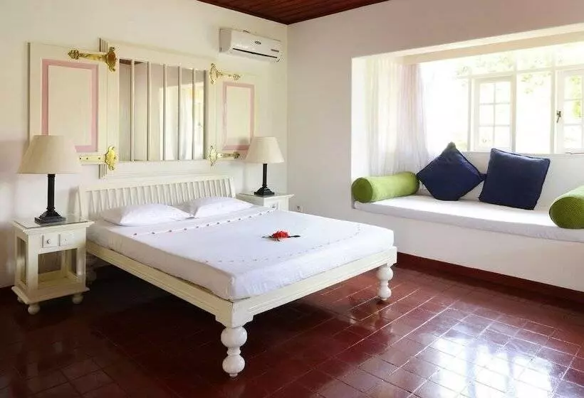 Hotel Warahena Walauwa