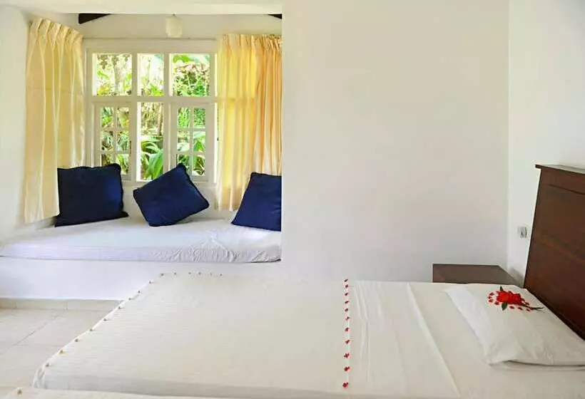 Hotel Warahena Walauwa