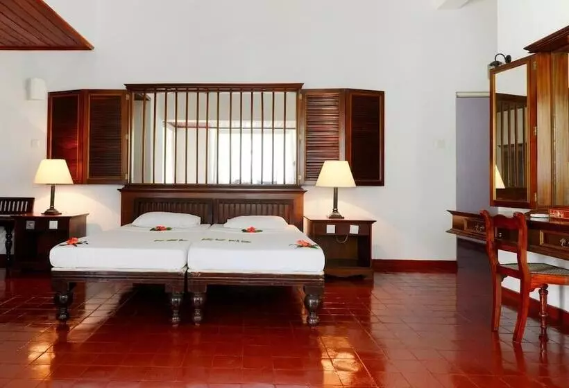 Hotel Warahena Walauwa