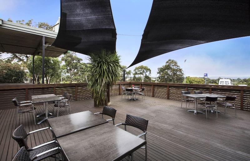 汽车旅馆  Nightcap At Morwell