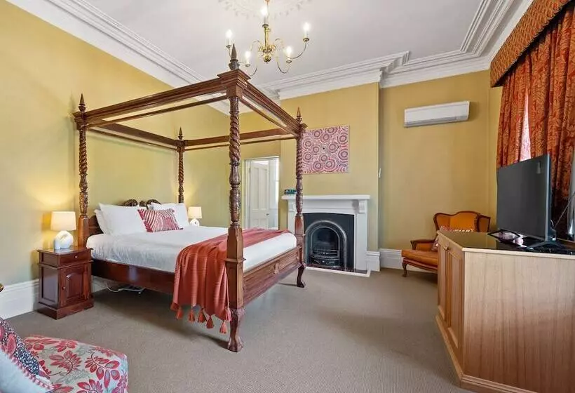 پانسیون Clydesdale Manor