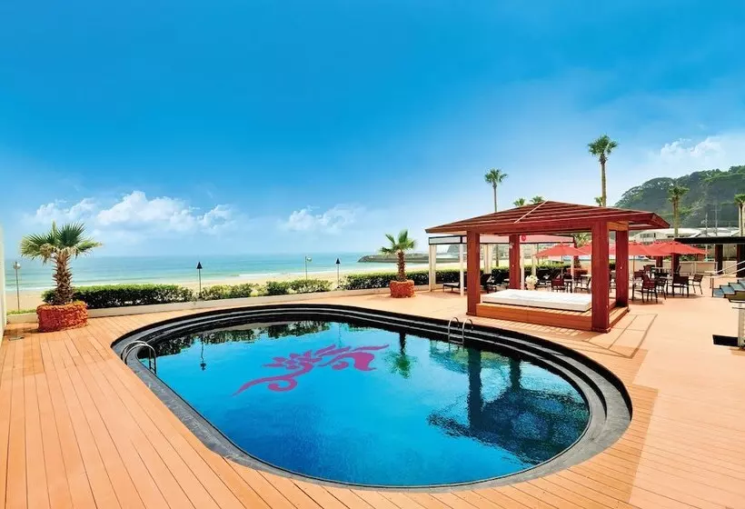 Sayan Terrace Hotel & Resort