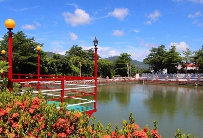 تختخواب و صبحانه Pthles Guest House