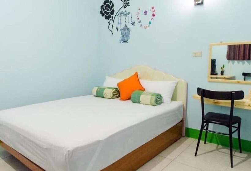 تختخواب و صبحانه Pthles Guest House