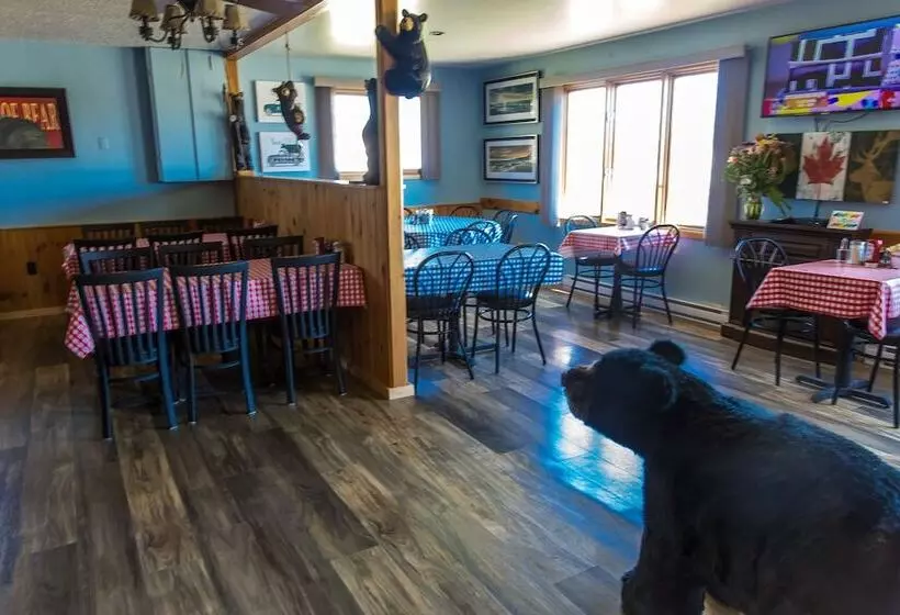 Hotelli Bear Tracks Inn