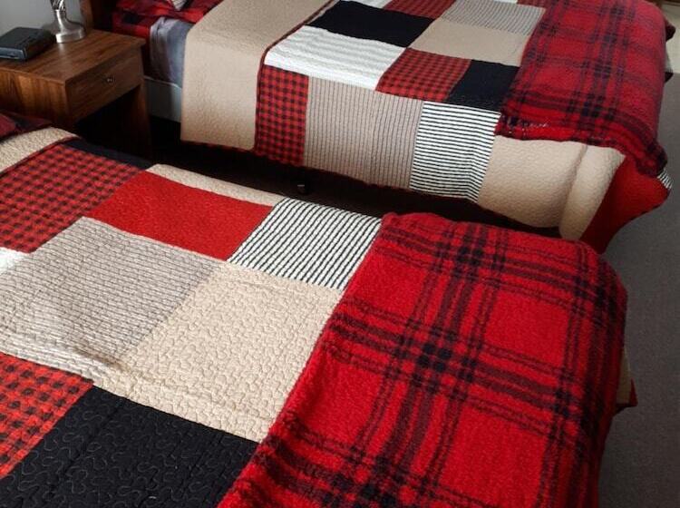 ホテル Bear Tracks Inn