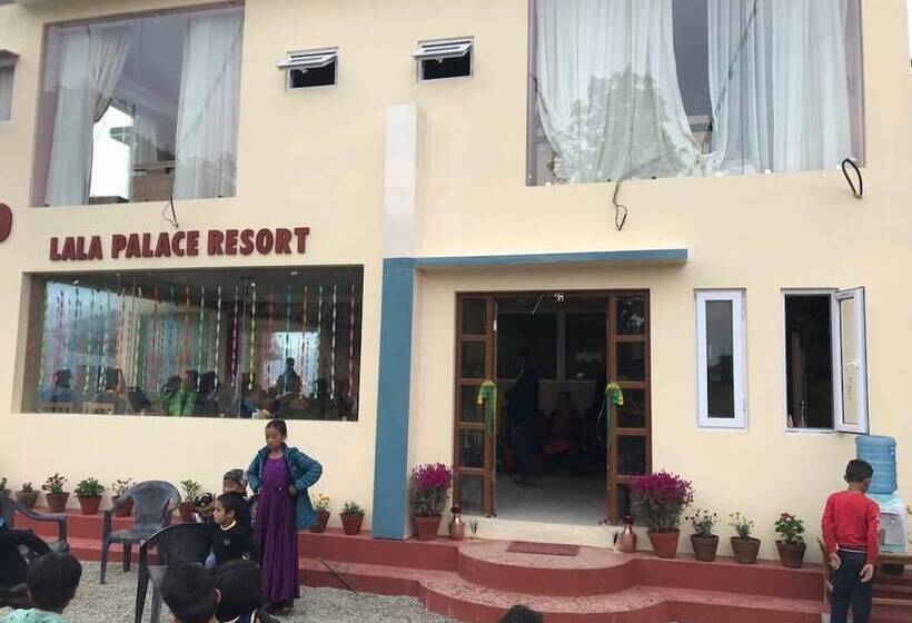 هتل Lala Palace Resort