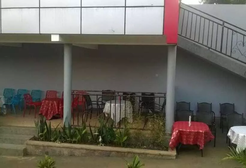 هتل Leisure Village