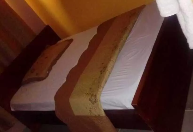 هتل Leisure Village