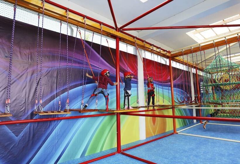 هتل Ocean Village 13