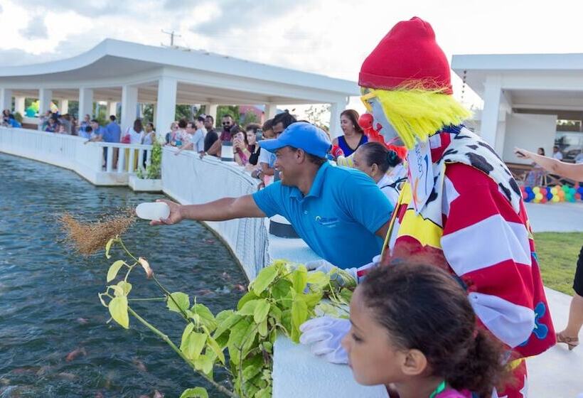 هتل Ocean Village 13