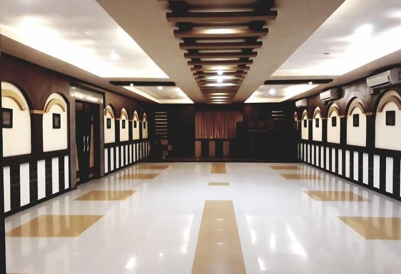 Отель Vishal Plaza