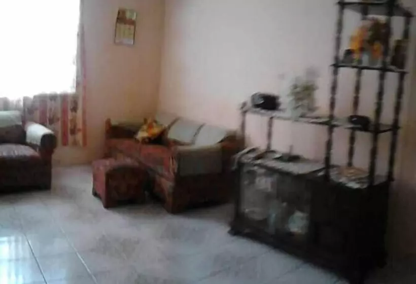 پانسیون Laura S Place