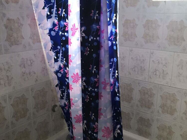 پانسیون Laura S Place