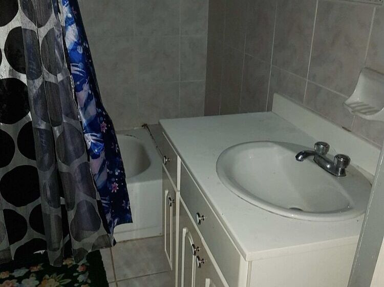 پانسیون Laura S Place