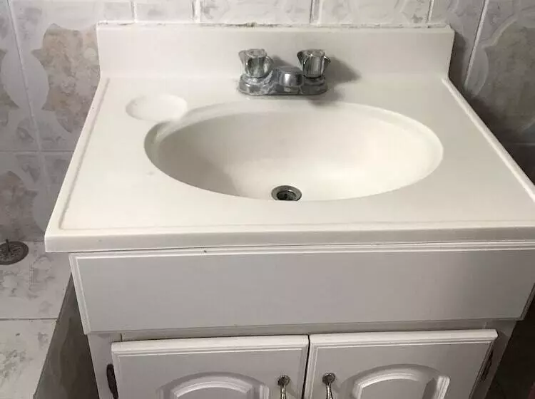 پانسیون Laura S Place