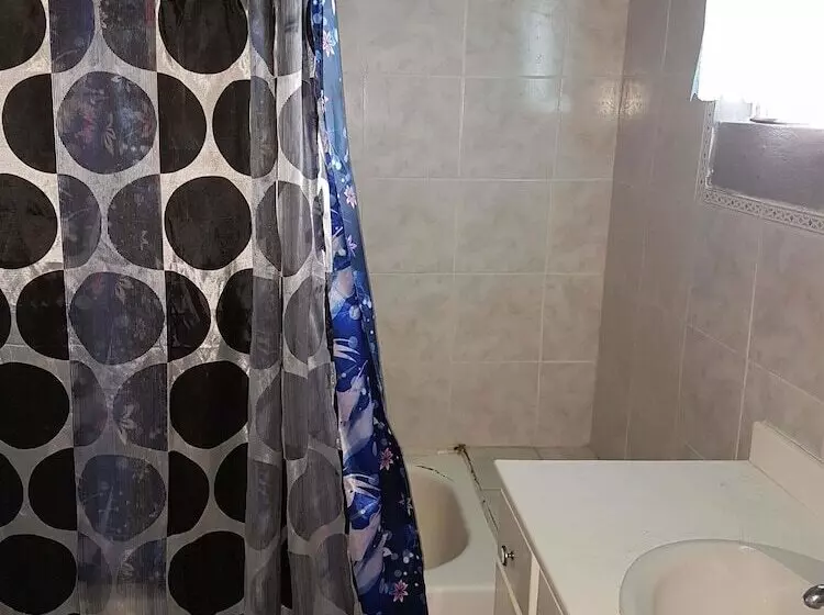 پانسیون Laura S Place