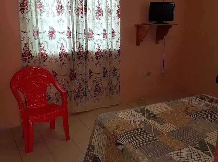 پانسیون Laura S Place