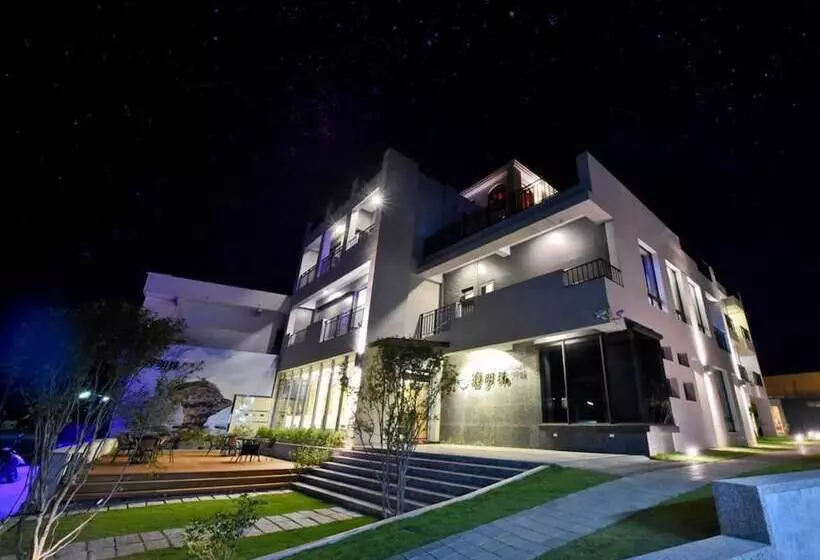 پانسیون Oceanic Pearl Resort