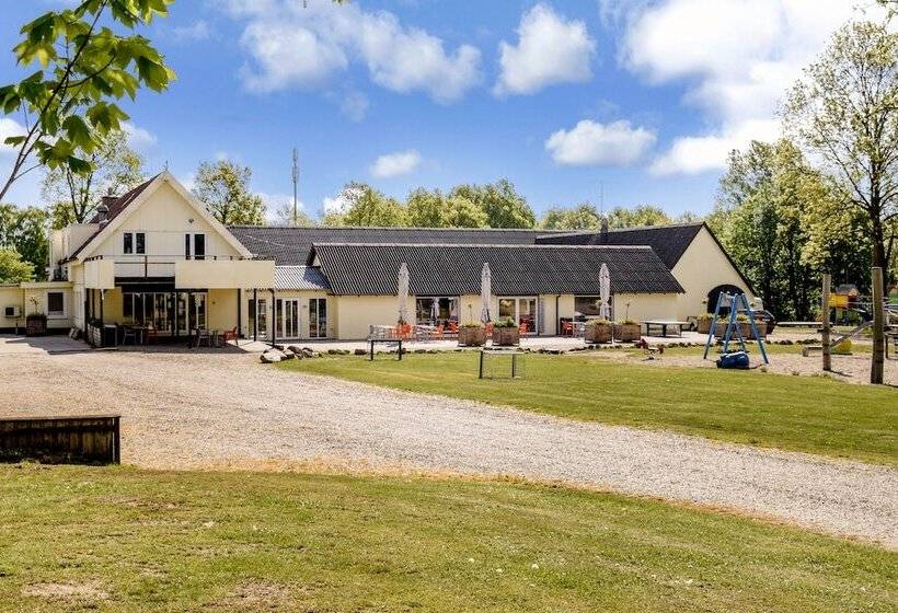 Курорт Jelling Family Camping & Cottages