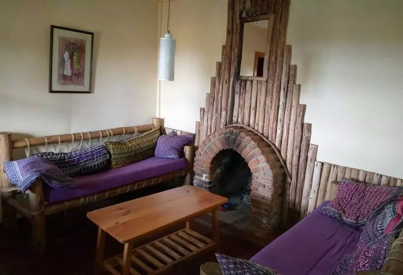 هتل Castle Forest Lodge