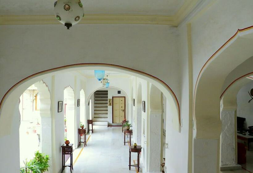 Отель Dev Niwas