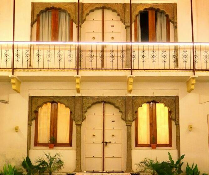 Отель Dev Niwas