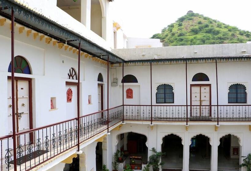 Отель Dev Niwas