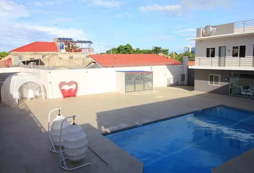 Hotelli Edello Resort & Pool Villa