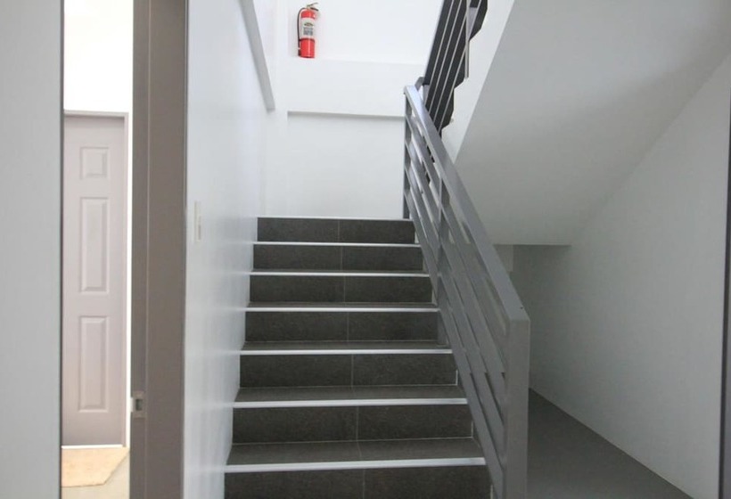 Hotel Edello Resort & Pool Villa