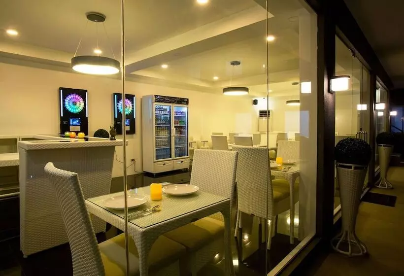 Hotelli Edello Resort & Pool Villa