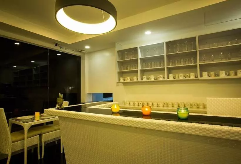 Hotelli Edello Resort & Pool Villa