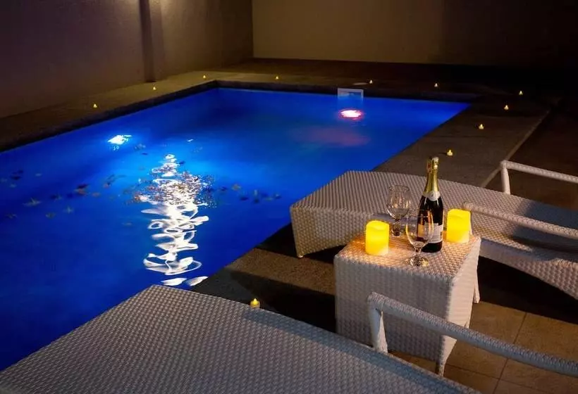 Hotelli Edello Resort & Pool Villa