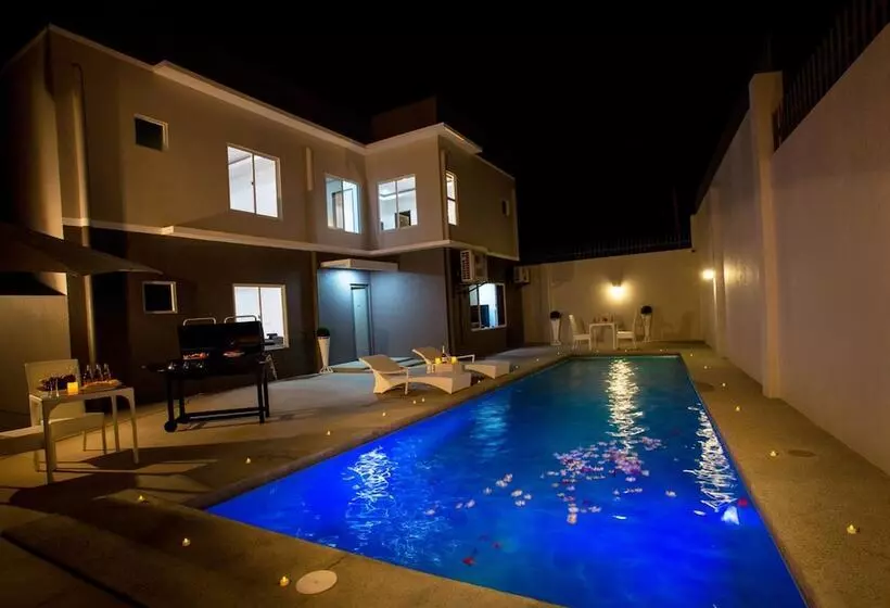 Hotelli Edello Resort & Pool Villa