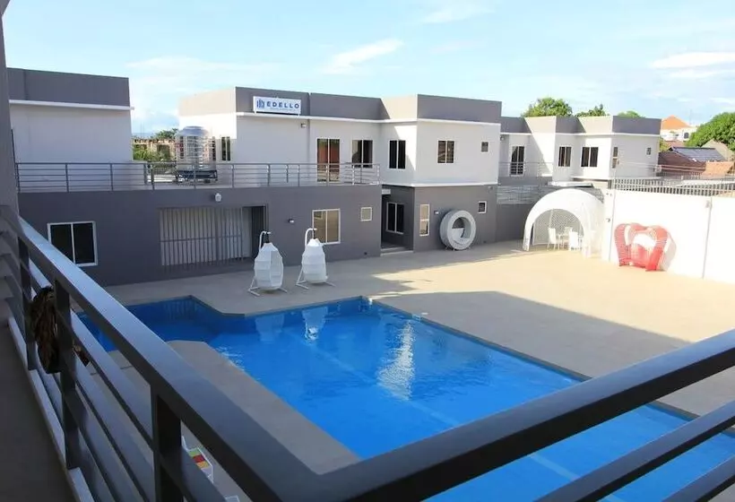 Hotelli Edello Resort & Pool Villa