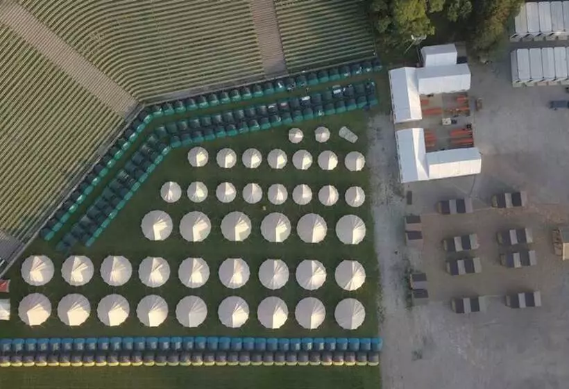 هتل Festanation Oktoberfest Camp No.2