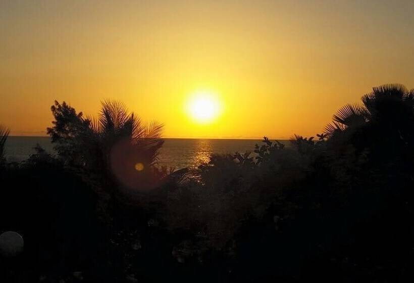 هتل Le Petit Quartier Chez Amanthia