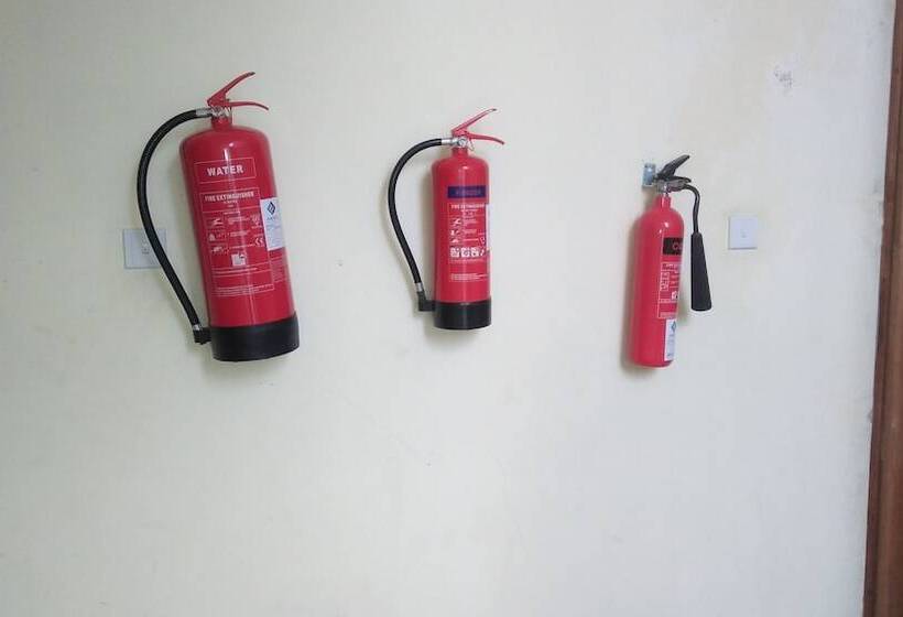 هتل Lewisky Homestays And Tours