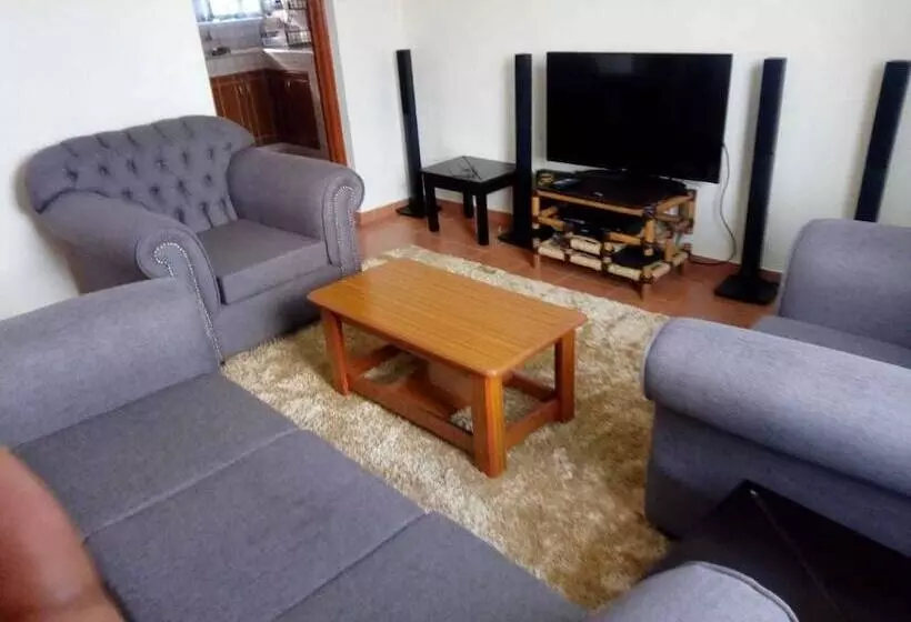 هتل Lewisky Homestays And Tours