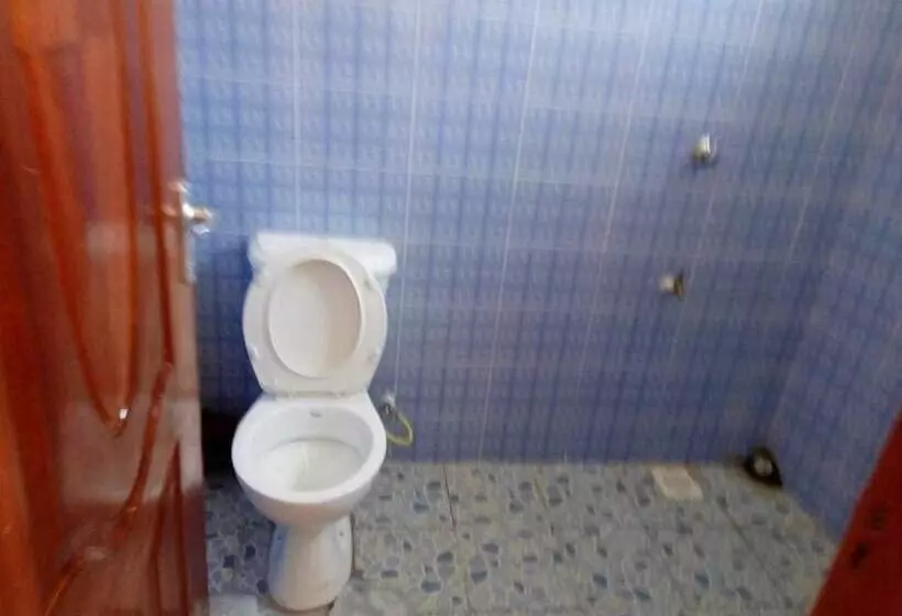 هتل Lewisky Homestays And Tours