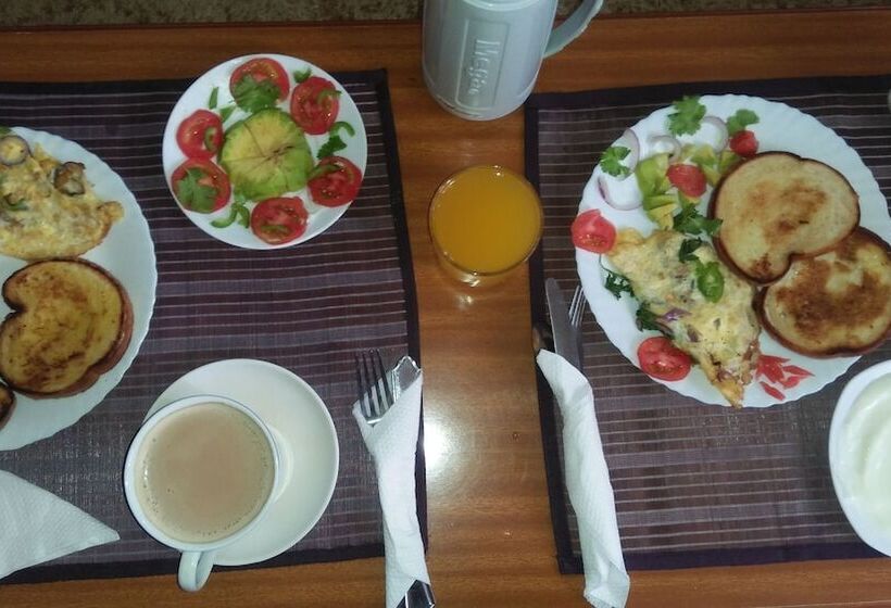 هتل Lewisky Homestays And Tours