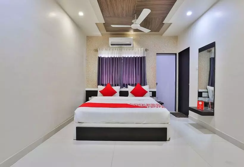 هتل Oyo 18807 Vrajbhoomi
