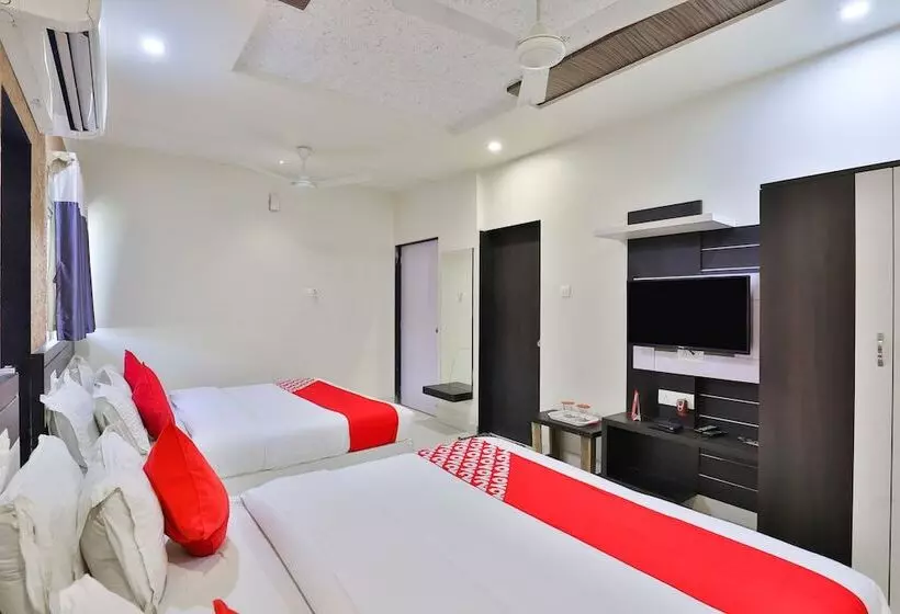 هتل Oyo 18807 Vrajbhoomi
