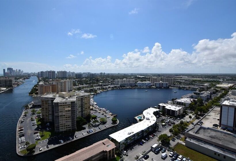 Hotel Stuning Ocean View 3 Bed 3 Bath Across The Beach @ Beachwalk